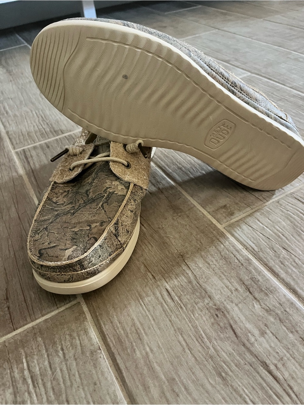 Hey Dude Men’s Tan Brown Camouflage Boat Shoes - Picture 2 of 5